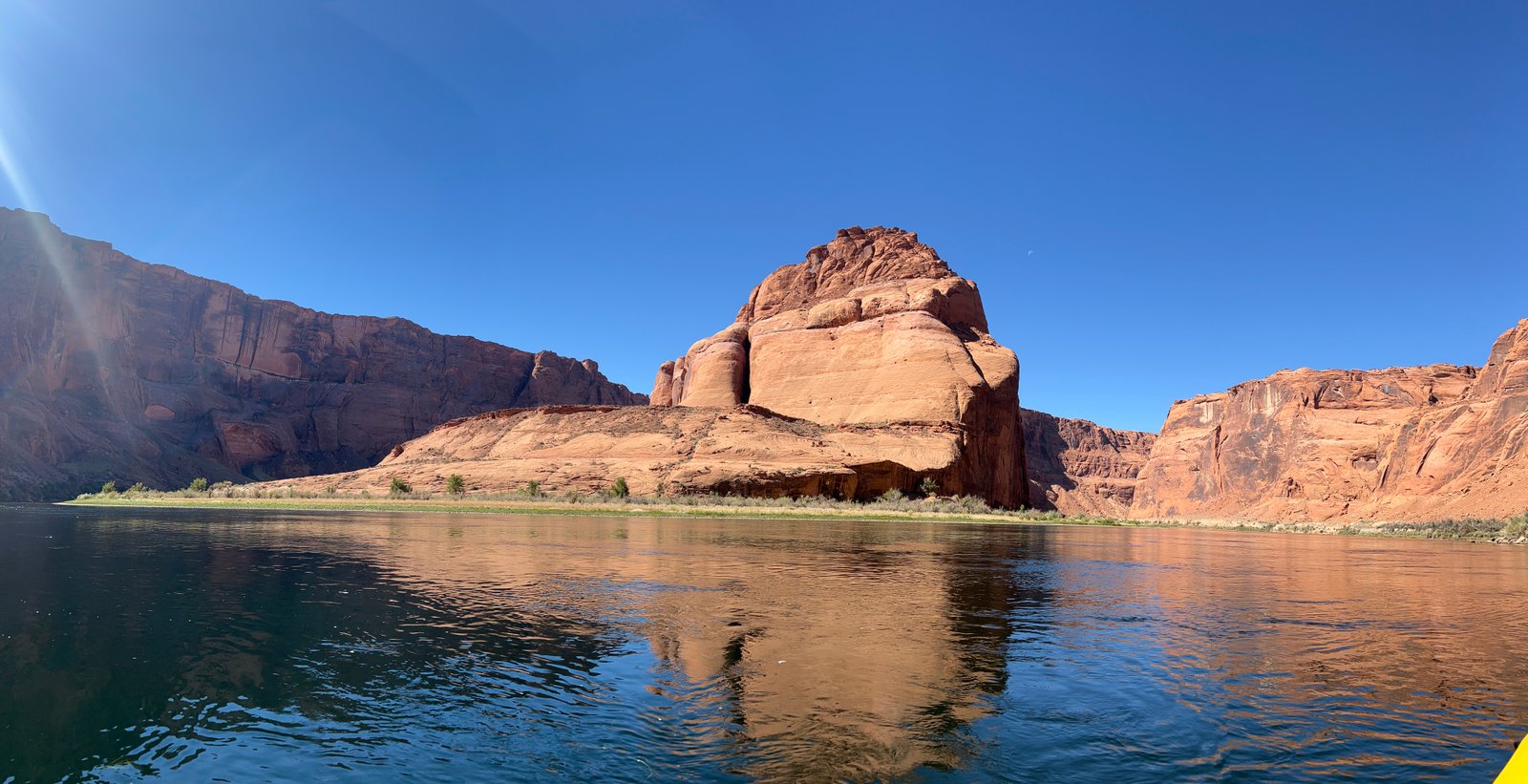 Right in front of the bend of Horseshoe Bend.